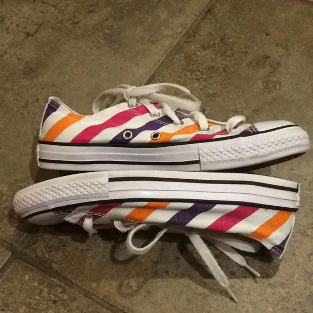 Converse Striped Low Top Sneaker Shoes Unisex Size Youth 3 White Chuck Taylor