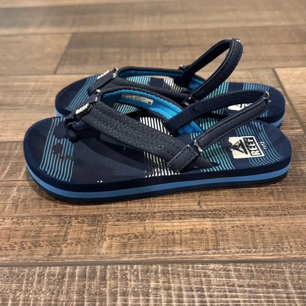 Reef Little Ahi Flip Flops Sandals Kids Size 11/12 Heel Strap Black Blue