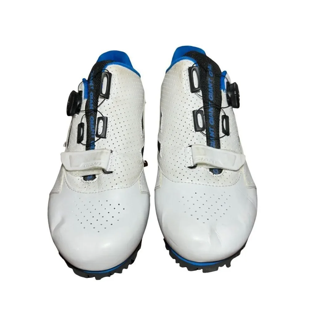 Men’s Giant cycling shoes size 10 white