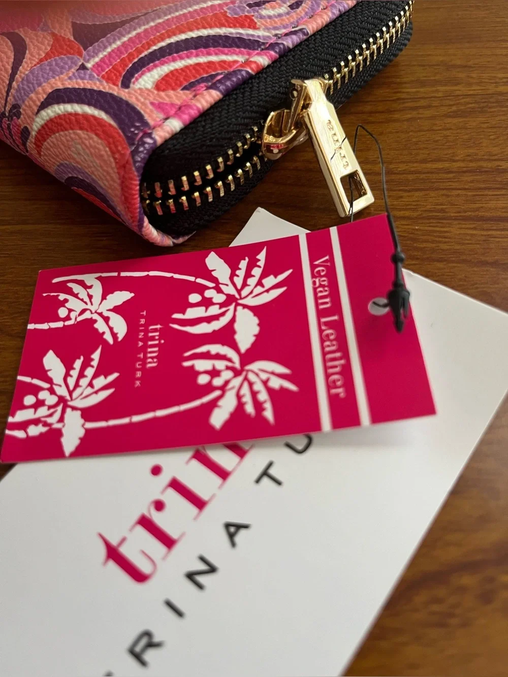NIB ~ TRINA TURK Pink Swirl Zip Around Wallet in Gift Box Vegan Leather RDIF New
