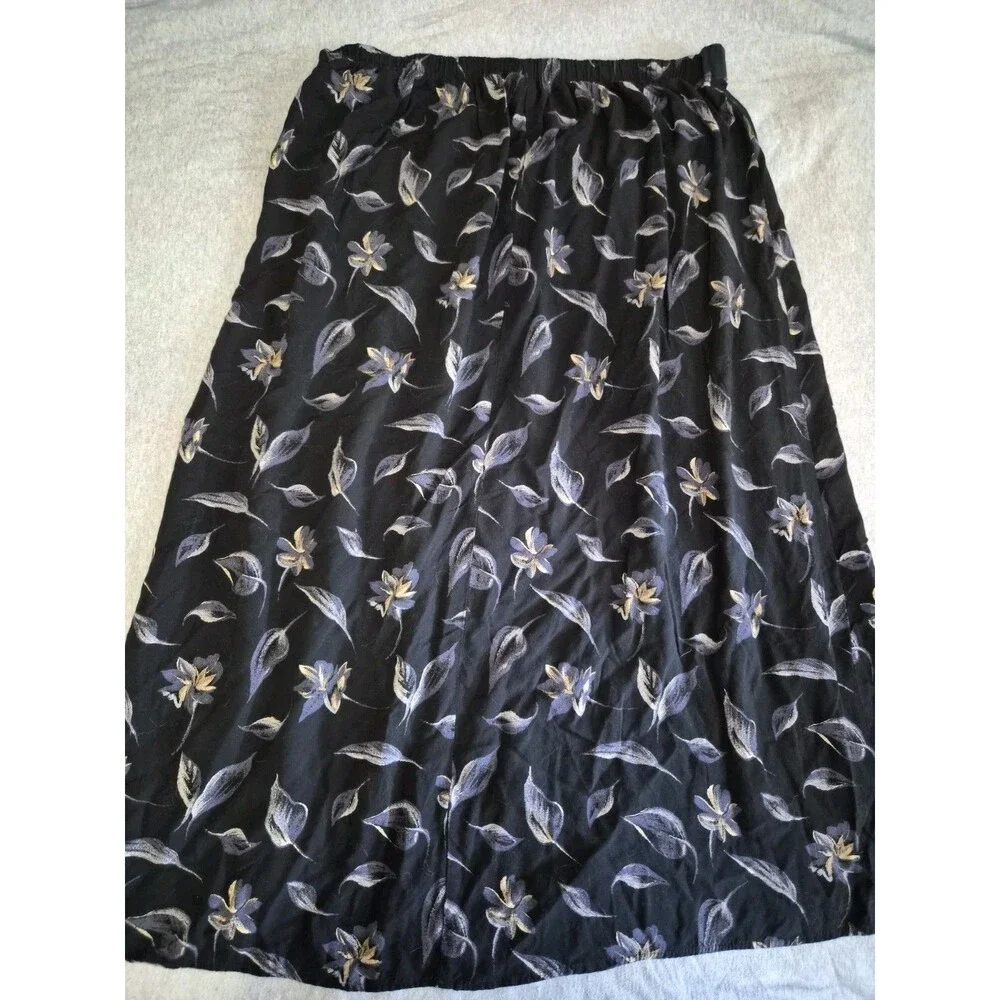 Size 18W Women's Honors Plus Size Vintage 90s Black Blue Floral A-Line Skirt