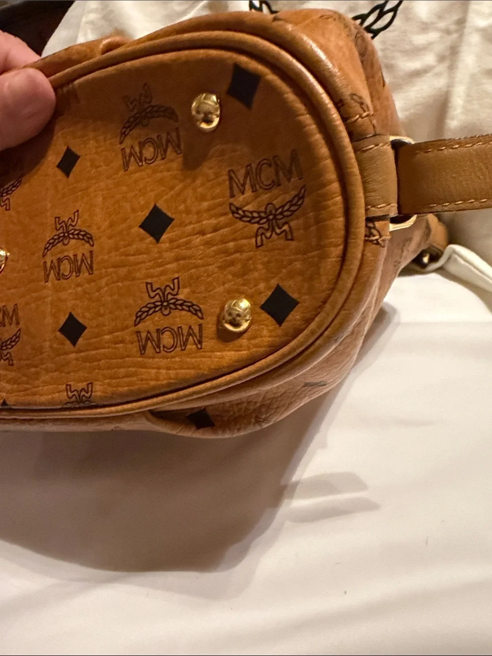 MCM Aren Hobo Bag in Cognac Visetos Monogram - Full Set