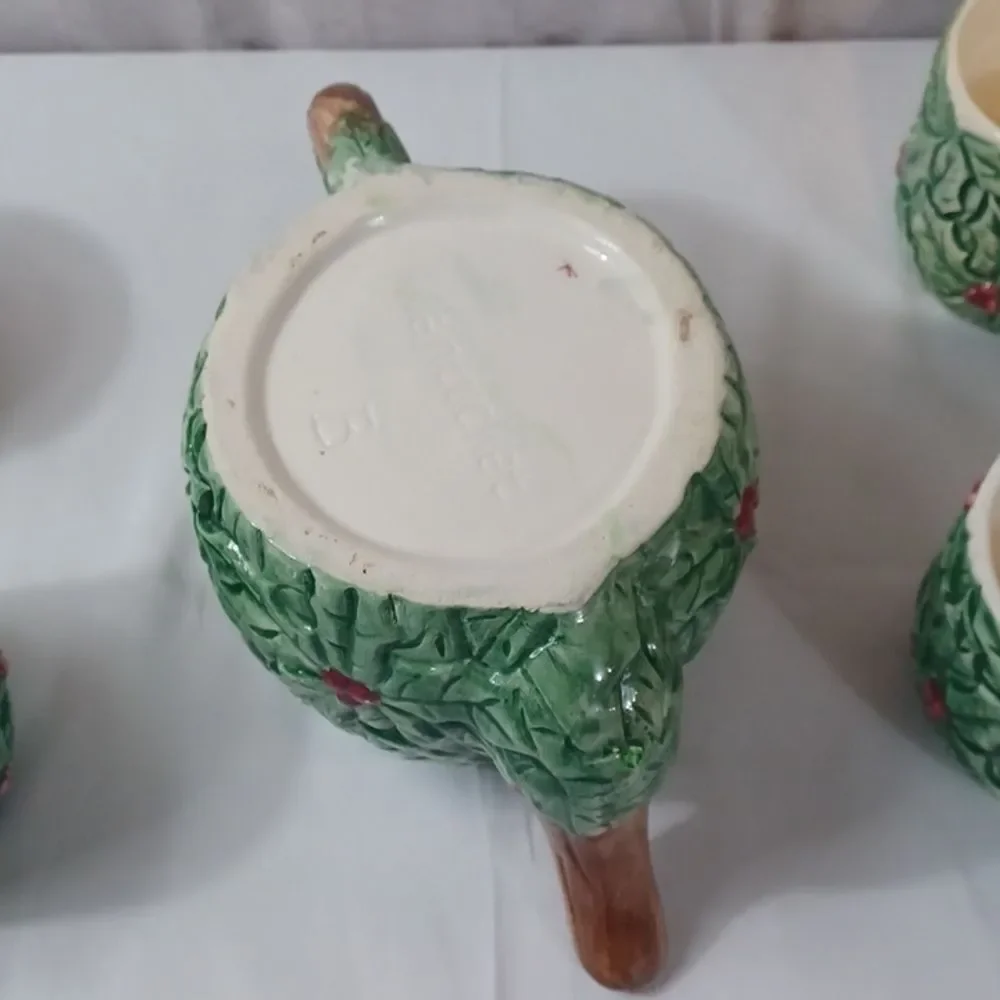 Nantucket Vintage Rare 5 Piece Holly Ceramic Tea Set